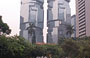 ADMIRALTY. Le torri gemelle del Lippo Center viste da Hong Kong Park
