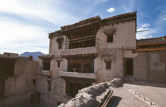 LEH - LADAKH - Leh Palace - porzione del Palazzo fatiscente ancora non interessata dagli interventi di restauro
