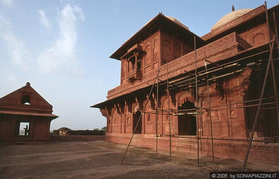 FATEHPUR SIKRI - Birbal Bhavan alla calda luce di fine pomeriggio