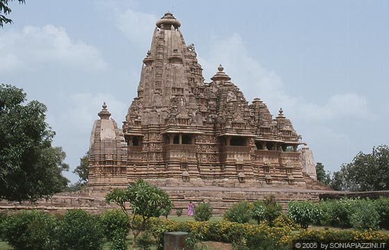 KHAJURAHO - Kandariya Mahadeva Temple (templi del gruppo occidentale)