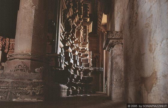 KHAJURAHO - Vishvanath Temple - interno