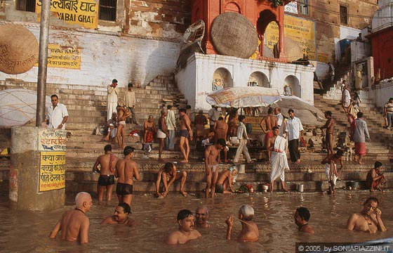 VARANASI - L'Induismo, la religione più antica