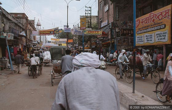 VARANASI - In primo piano il nostro 