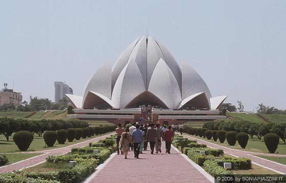 DELHI - Il Tempio della Chiesa Universale a Nuova Delhi