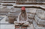 UDAIPUR. Jagdish Temple - un mendicante induista nel tempio