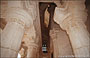 FORTE DI KUMBHALGARTH. Le possenti colonne in pietra del deambulatorio del tempio con copertura a cupola semicircolare