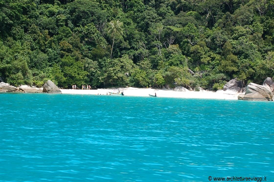 ISOLE PERHENTIAN - Mare turchese, spiaggia bianca, folta vegetazione, addio cemento e città!