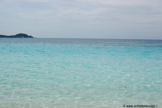 TURTLE BEACH - Per chi cerca preferisce un pò di divertimento e di baldoria alla quiete e alla bellezza incontaminata di Turtle Beach, forse dovrebbe provare Long Beach a Kecil