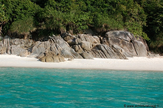 PULAU PERHENTIAN BESAR - Dal nostro taxi d'acqua osserviamo la Turtle Beach mentre ci allontaniamo