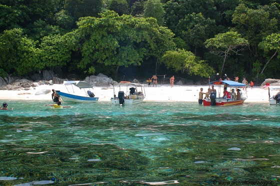 ISOLE PERHENTIAN - Acque cristalline a Rawa Island, l'isoletta disabitata dagli splendidi fondali