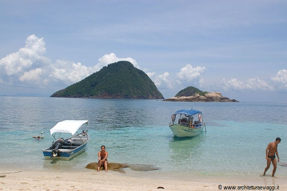 ISOLE PERHENTIAN - Giornata assolata e perfetta per ammirare l'orizzonte frastagliato dagli isolotti disabitati del gruppo delle Perhentian