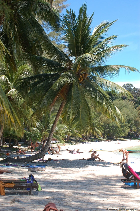 PULAU PERHENTIAN BESAR - La baia orlata di palme di fronte al Perhentian Island Resort