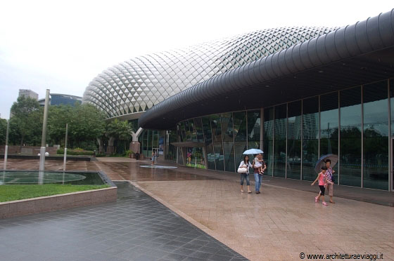 ESPLANADE THEATRE COMPLEX - Le sistemazioni esterne del complesso