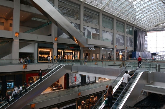 MARINA BAY SANDS - Shopping & Dining