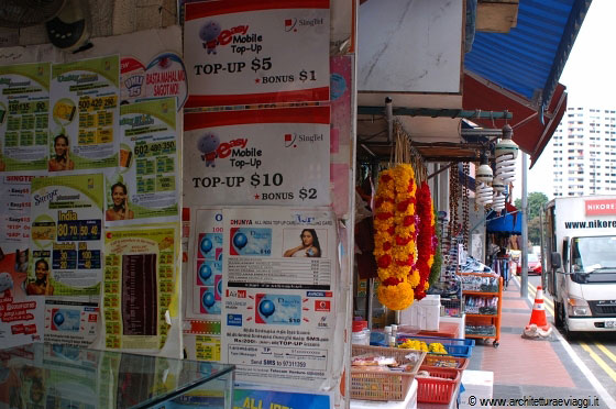 SINGAPORE - Passeggiamo per le strade di Little India