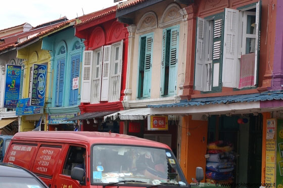LITTLE INDIA - Girovaghiamo per le stradine di questo quartiere lontano anni luce dal resto di Singapore