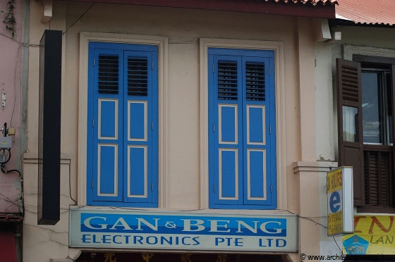 LITTLE INDIA - La strada con gli articoli di elettronica