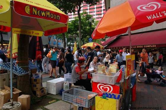SINGAPORE - I cinesi e i singaporegni sembrano amare e frequentare la zona tra Rochard Rd, Waterloo Street e le strade circostanti