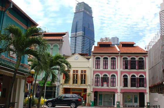 CHINATOWN - Due stili a confronto, l'antica shophouse cinese e il grattacielo contemporaneo ...o forse due filosofie?