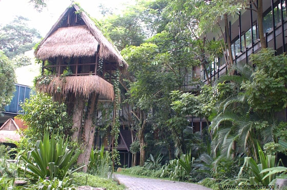 SENTOSA ISLAND - Improbabili scenari alla Robinson Crusoe al Siloso Beach Resort