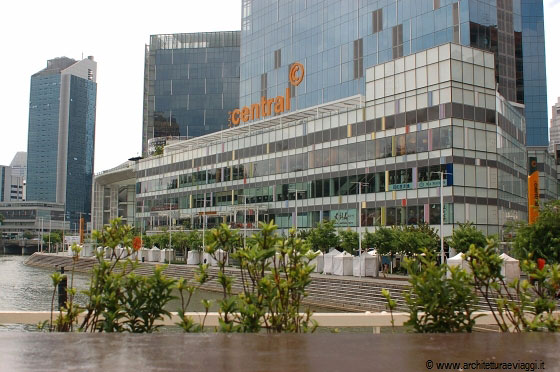 Il CBD - A sud del Singapore River si estende il CBD, Central Business District, cuore finanziario di Singapore