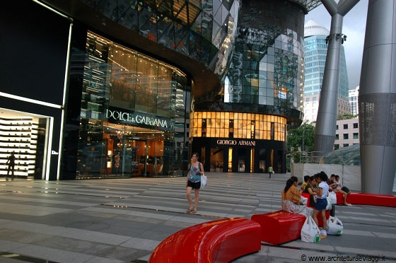 ORCHARD ROAD - La principale via dello shopping di Singapore