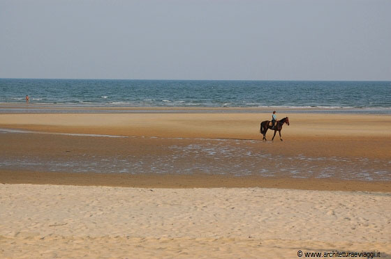 CHERATING - Bassa marea nel pomeriggio, il mare è davvero lontano!