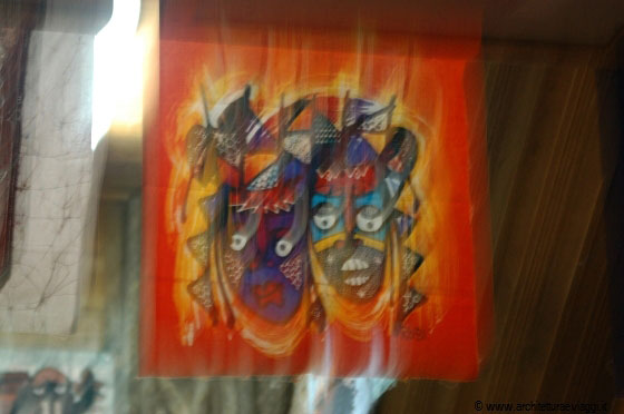 CHERATING - Fazzoletti in batik in vendita al Limbong Art - lo strano effetto di una fotografia mossa 