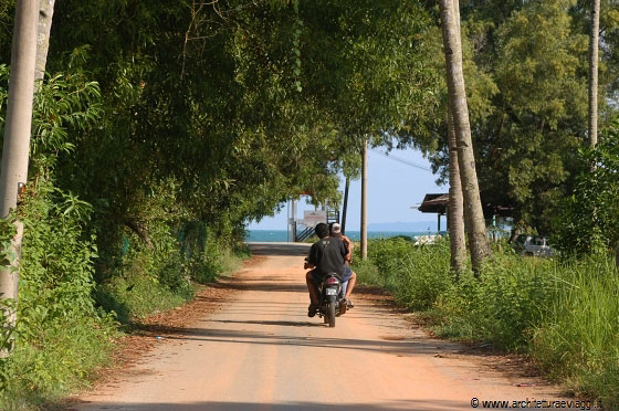 CHERATING - Verso la spiaggia