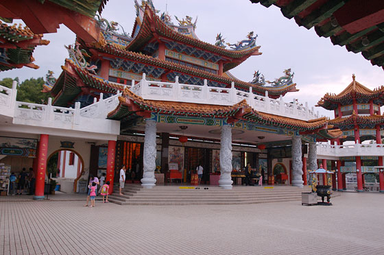 KUALA LUMPUR - Visitiamo il Thean Hou Temple, uno dei più grandi templi cinesi nel Sud-est asiatico
