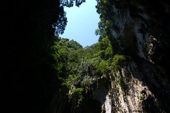 BATU CAVES - Come un cratere