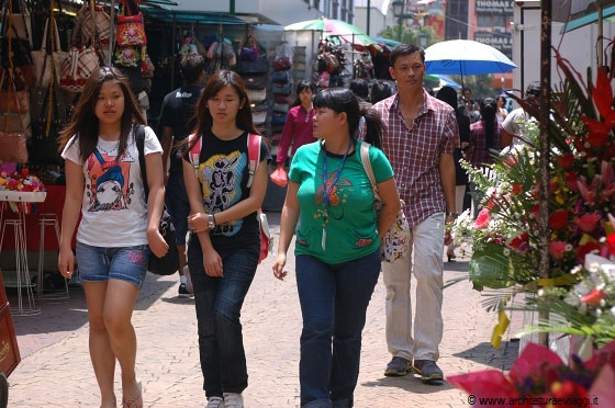 JALAN PETALING - Gente del posto e turisti ad ogni ora