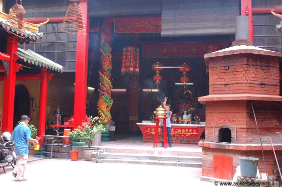 KUALA LUMPUR - Il cortile dello Sze Ya Temple