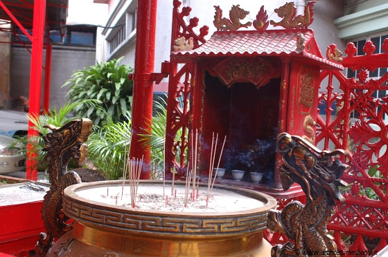 SZE YA TEMPLE - I cinesi che vivono in Malesia, Singapore e nel Brunei professano un misto di buddismo, confucianesimo e taoismo