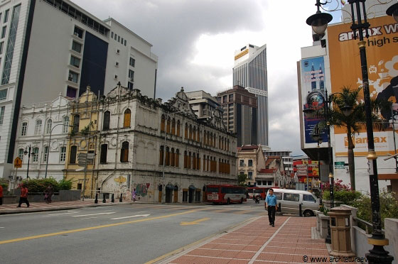 KUALA LUMPUR - Jalan Leboh Pasar Besar: verso la Masjid Jamek