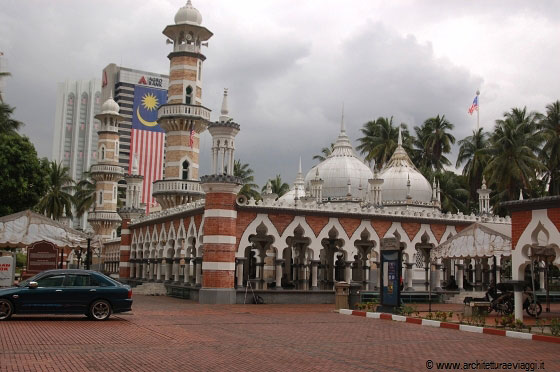 MASJID JAMEK - Un rifugio di tranquillità e di pace rispetto al trambusto di Kuala Lumpur 