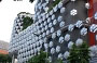 SINGAPORE. Un singolare rivestimento per questo edificio nei pressi di Bugis Street