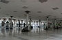 KUALA LUMPUR. Ci affacciamo all'interno della grande loggia della Masjid Jamek