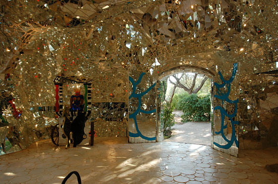 GIARDINO DEI TAROCCHI - La casa di specchi nel ventre dell'Imperatrice