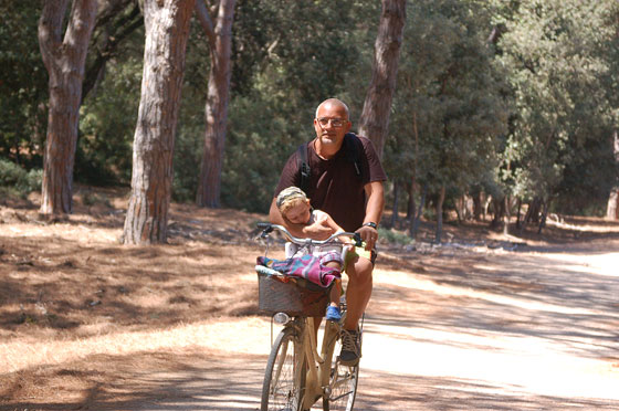 RISERVA NATURALE DELLA FENIGLIA - Il mare sfianca e passeggiare in bicicletta all'ombra della pineta rilassa, combinazione ideale per concicliare il sonno