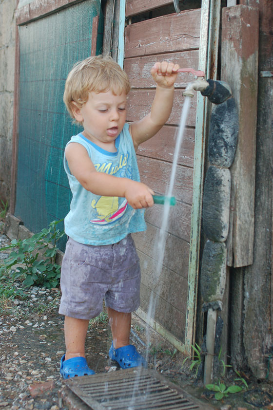 AGRITURISMO MONTEPOZZALINO - Luca alla fontanella dell'aia