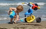 SPIAGGIA DELLA GIANNELLA. Quanto lavoro per un bimbo così piccolo!