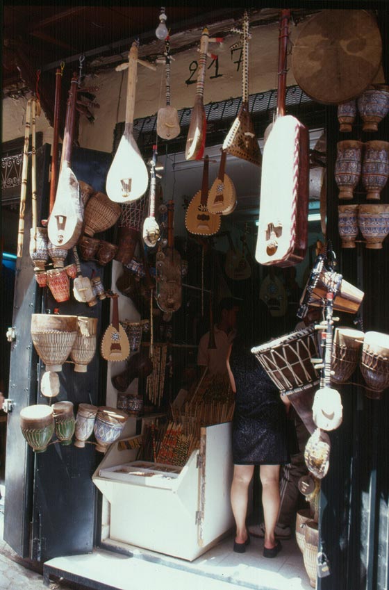 FES EL-BALI - Strumenti musicali nei souq della medina di Fes