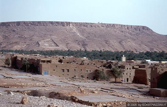 RISSANI - Caratteristico paesaggio della regione tra Rissani e Erfoud