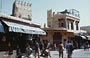 FES EL-BALI. Oltrepassata la Bab Bou Jeloud: questa zona ha molti caffè e ristoranti in cui sedersi e fare una sosta; qui ci sono anche molti alberghi