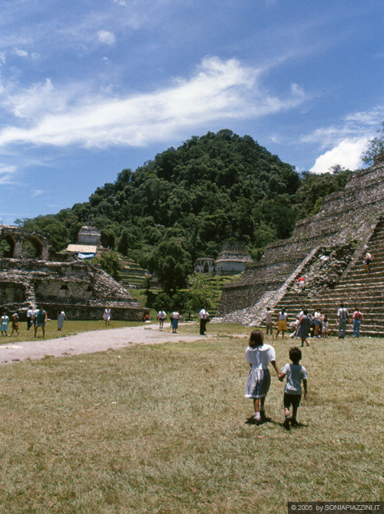 PALENQUE - Verso il Tempio de las Inscripciones