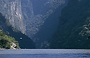 CANON DEL SUMIDERO. L'impressionante gola del Canon del Sumidero osservata dal tragitto sul fiume