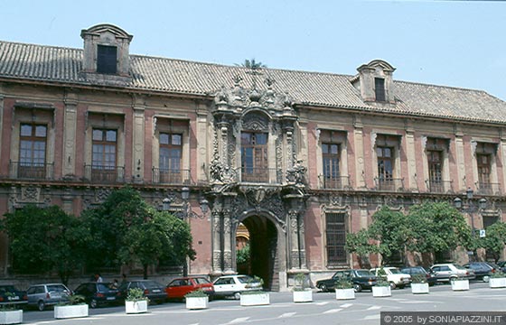 SIVIGLIA - Plaza Virgen de los Reyes - Palacio Arzobispal