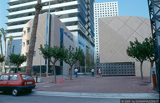 BARCELLONA - Villa Olimpica - La seconda torre - edificio residenziale