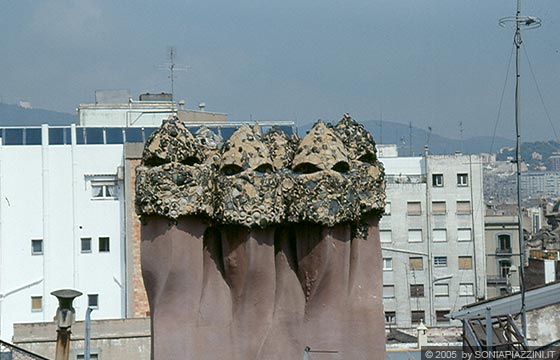 BARCELLONA - Casa Milà - La Pedrera - Il paesaggio surreale e fiabesco al piano copertura - I camini 